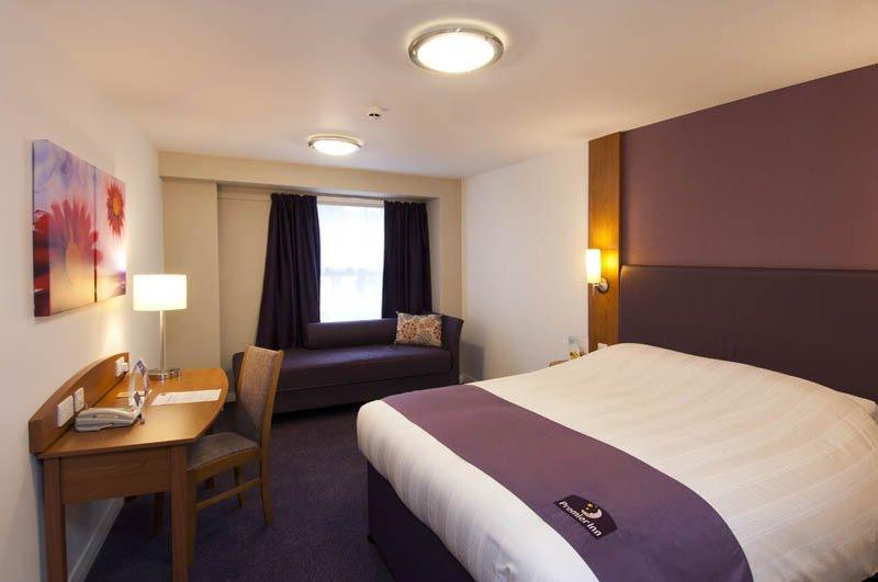 Premier Inn Leamington Spa Town Centre Buitenkant foto
